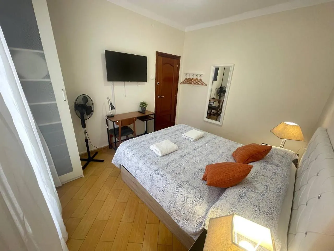 Bed & Breakfast Valencia Habitaciones Barcelona Spain